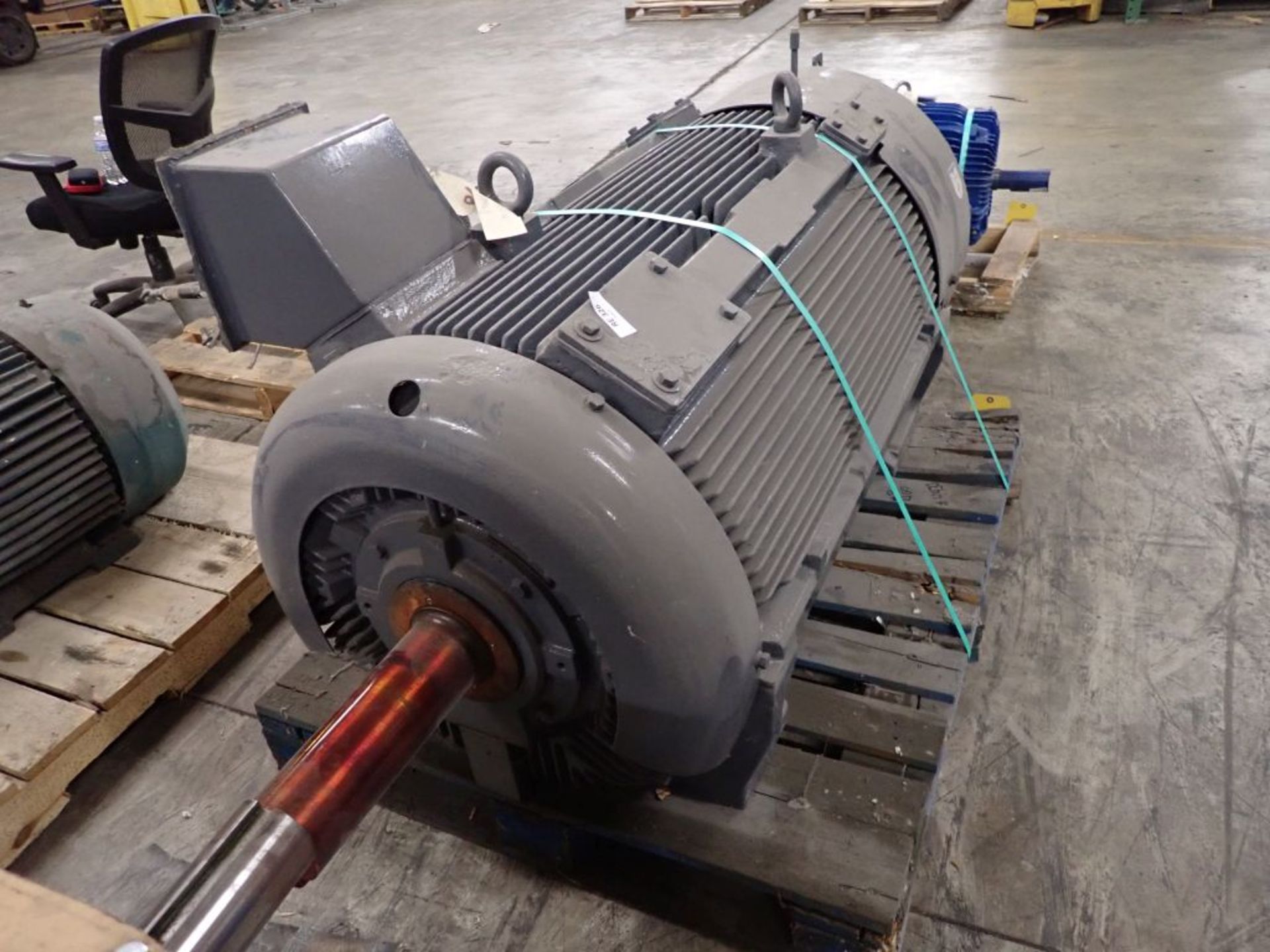 Teco Westinghouse 400 HP Premium Efficiency Severe Duty Motor - Image 2 of 5