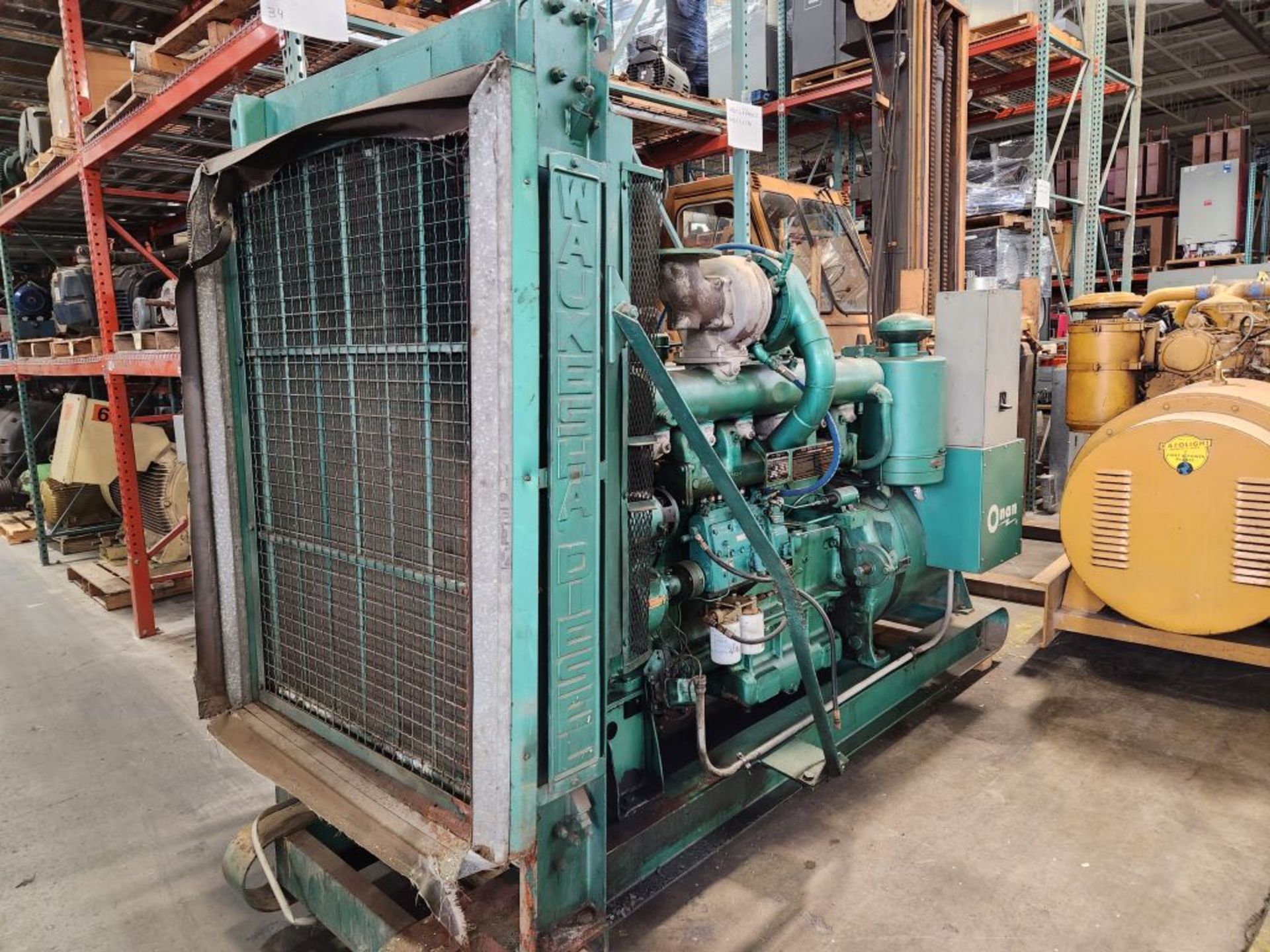 Minneapolis, MN - ONAN 200 KW Diesel Generator with Waukesha Diesel Engine - Image 2 of 21