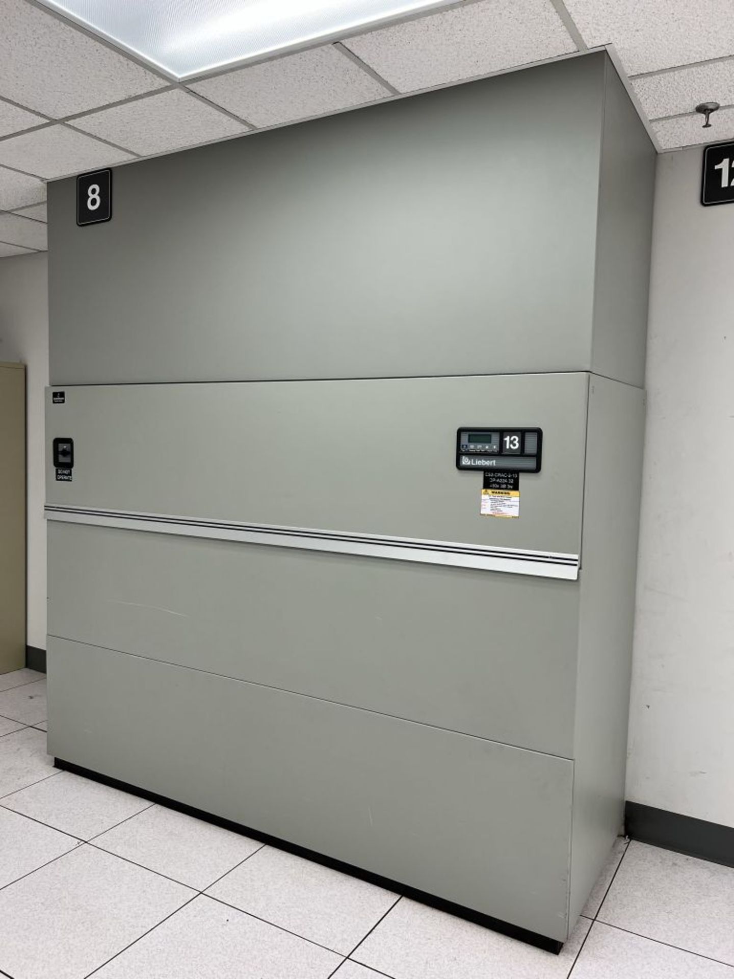 Charlotte, NC - Liebert Deluxe Chilled Water Advanced Microprocessor - Image 2 of 3