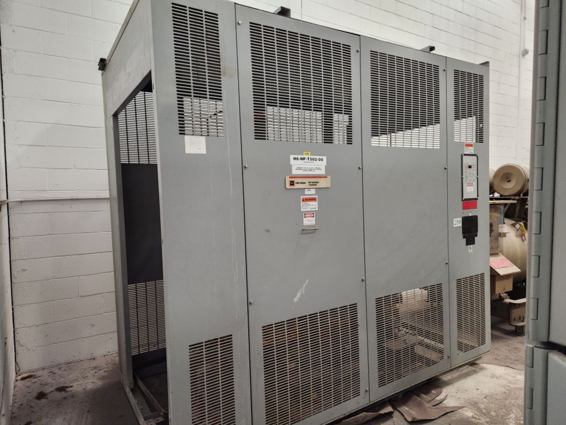 Minneapolis, MN - Cutler-Hammer 1500/2000 KVA Dry Type Transformer - Image 5 of 15