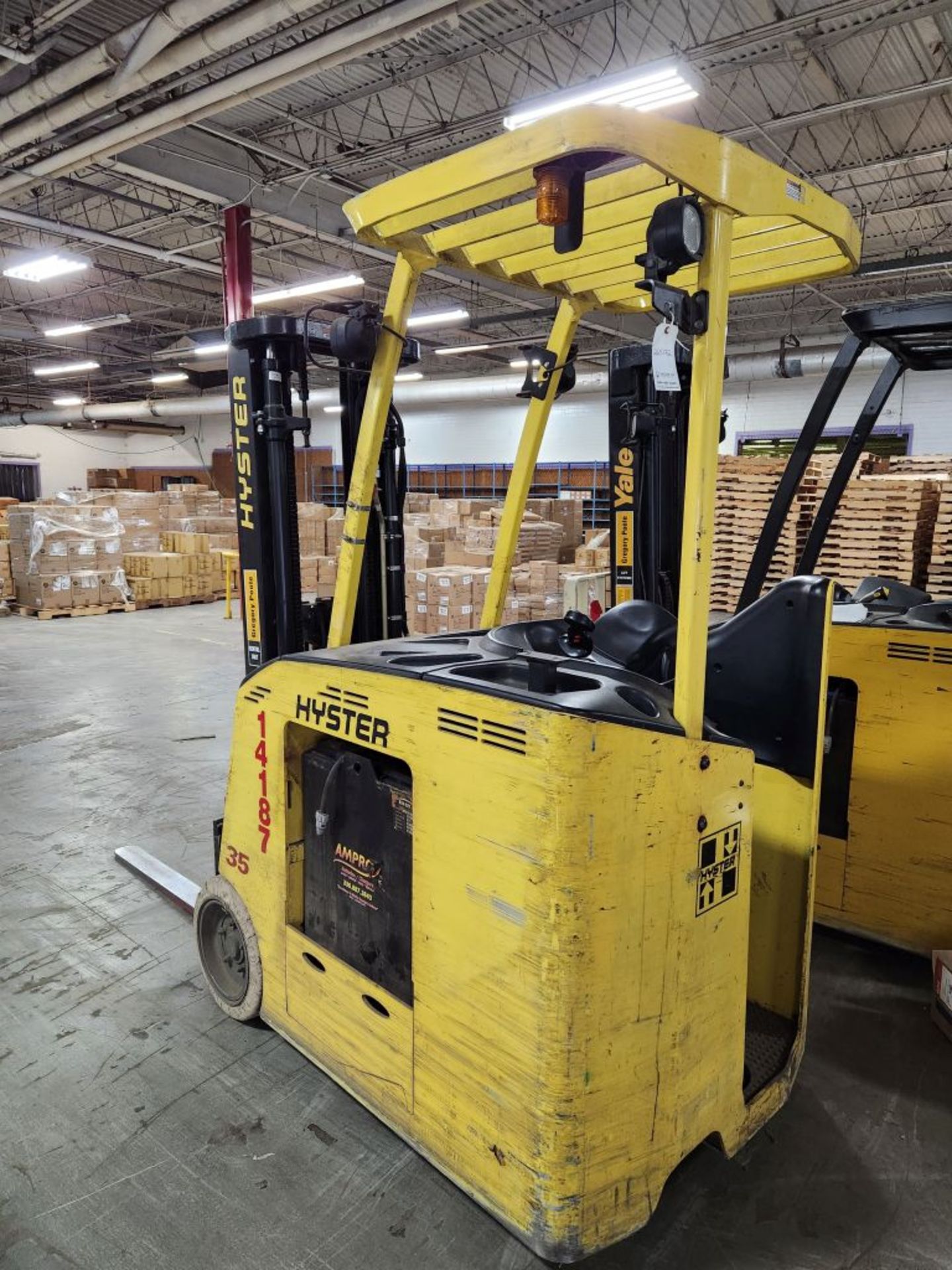 Hyster 36V Electric Standup Lift