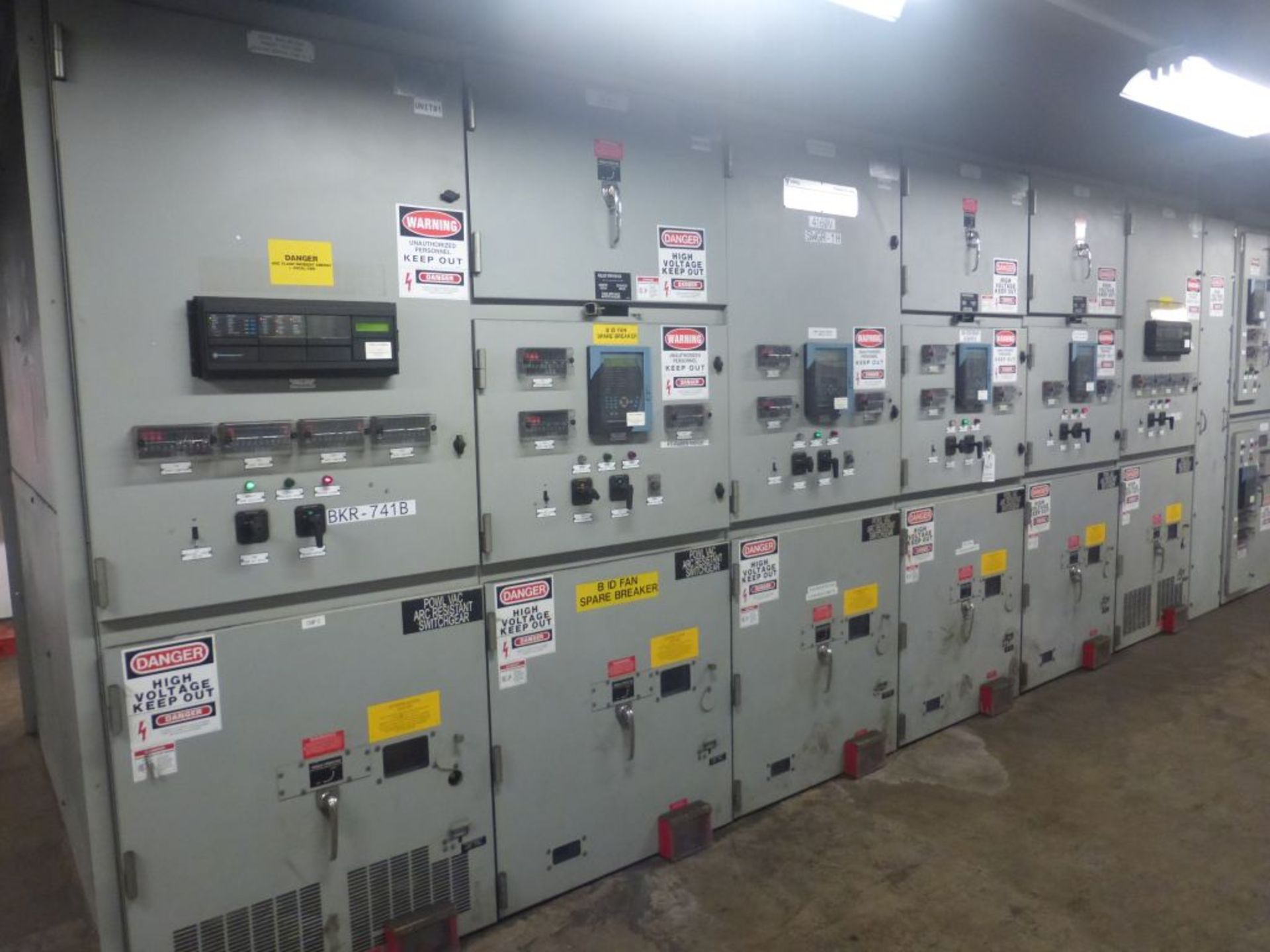 Powell 3000A Arc Resistant MV Metal Clad Switchgear - Image 2 of 68