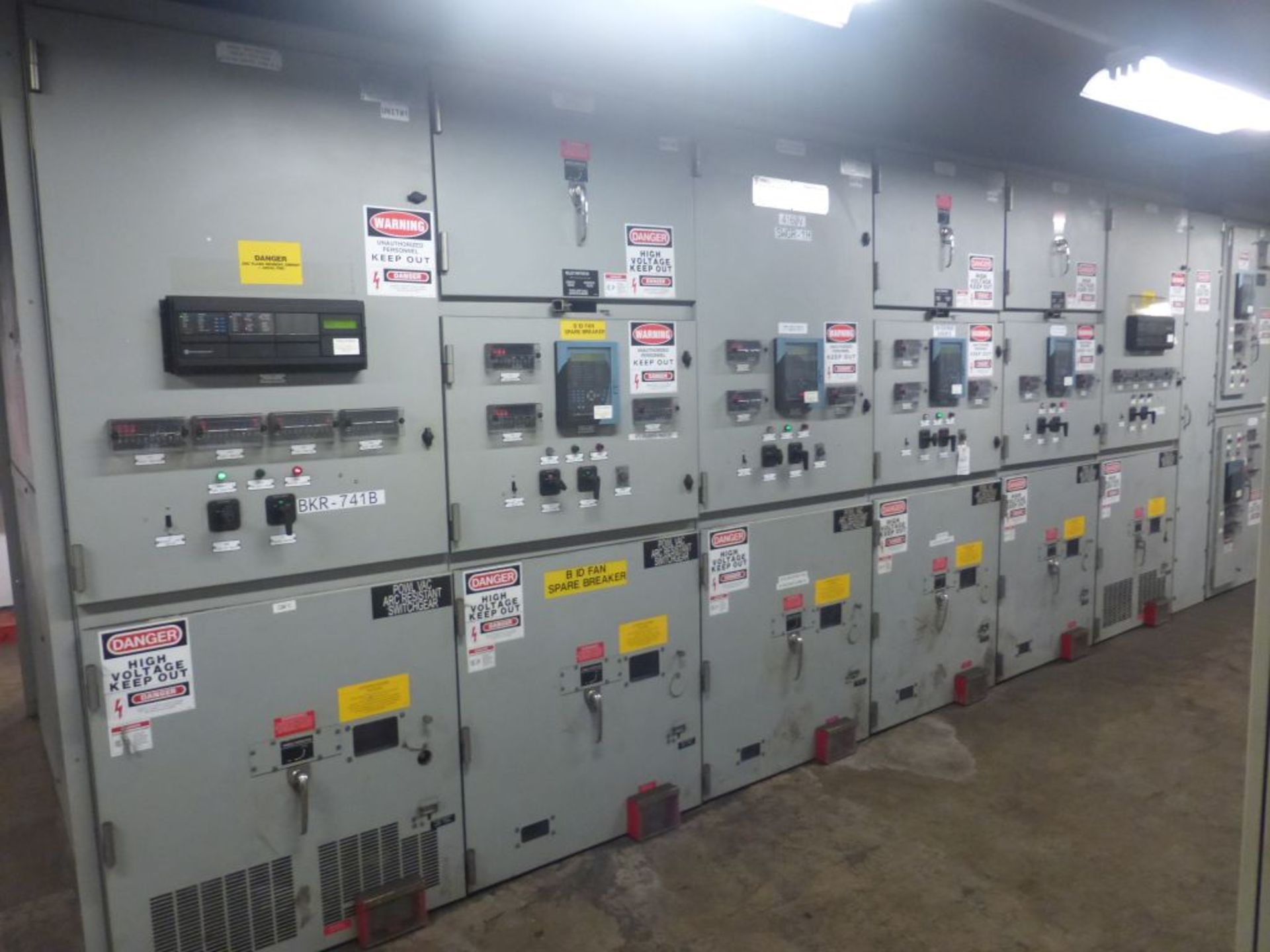 Powell 3000A Arc Resistant MV Metal Clad Switchgear - Image 3 of 68