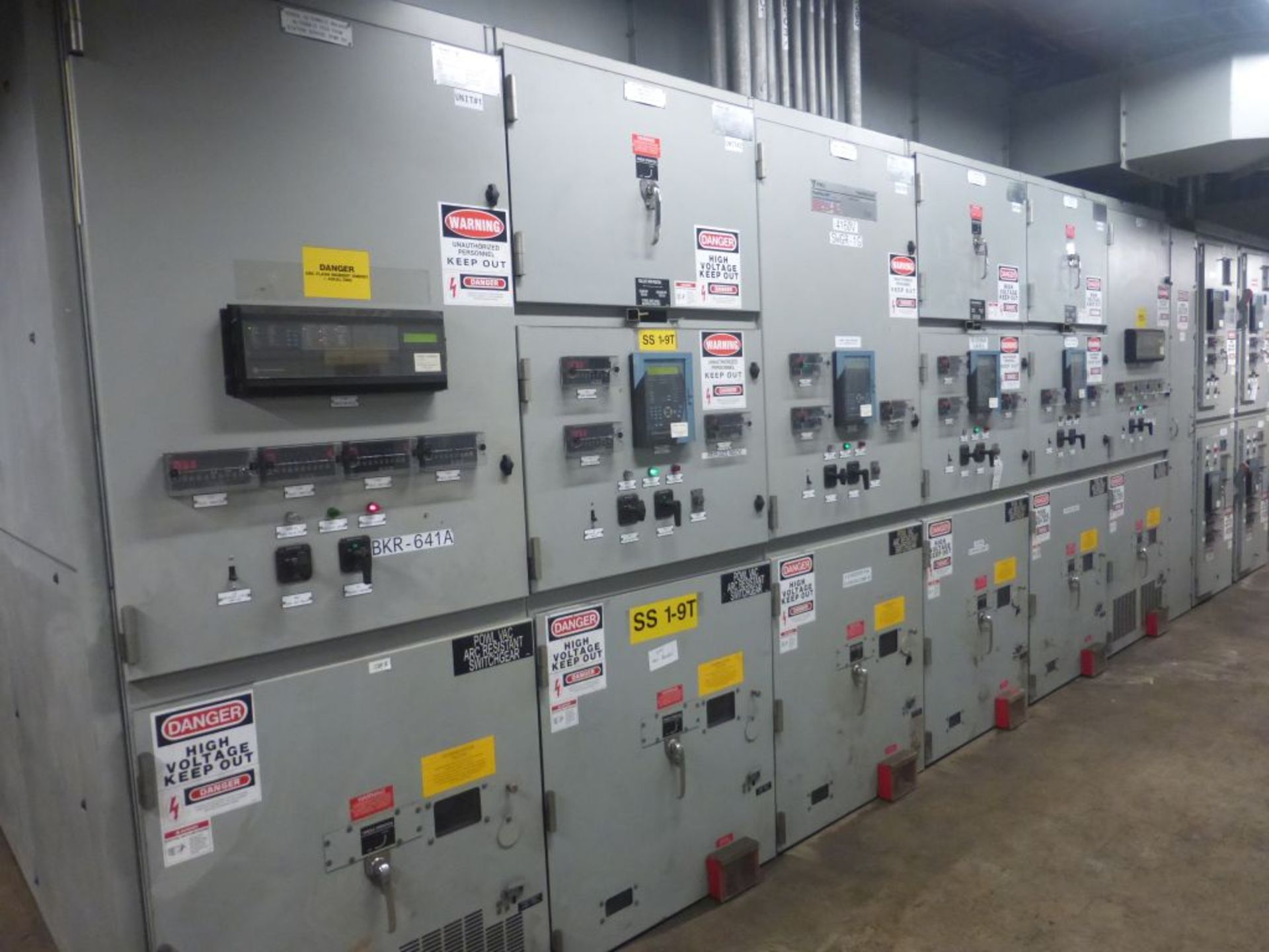 Powell 3000A Arc Resistant MV Metal Clad Switchgear - Image 4 of 55