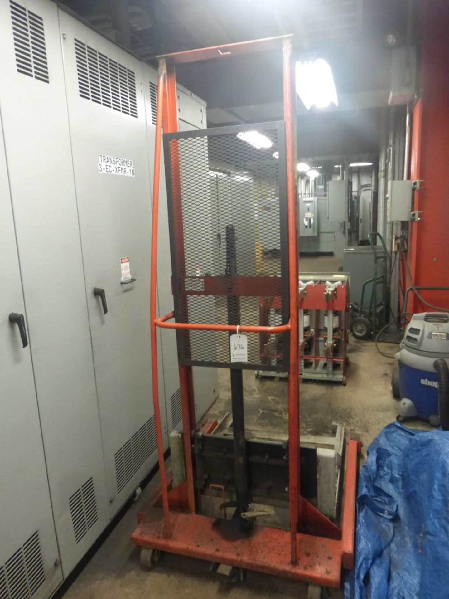 Wesco Breaker Lift - Image 2 of 4