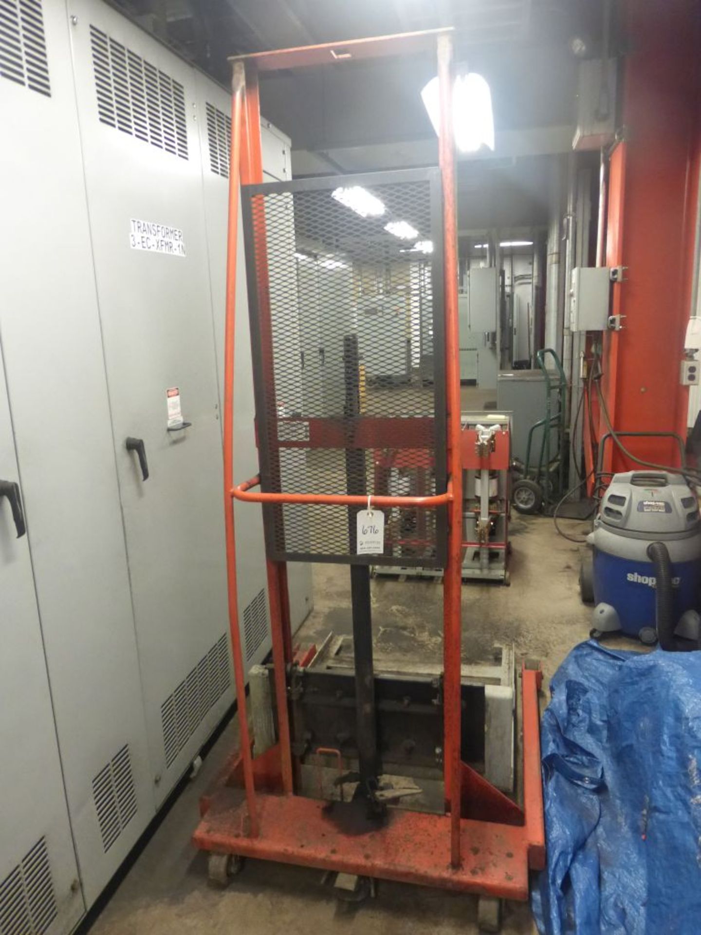 Wesco Breaker Lift