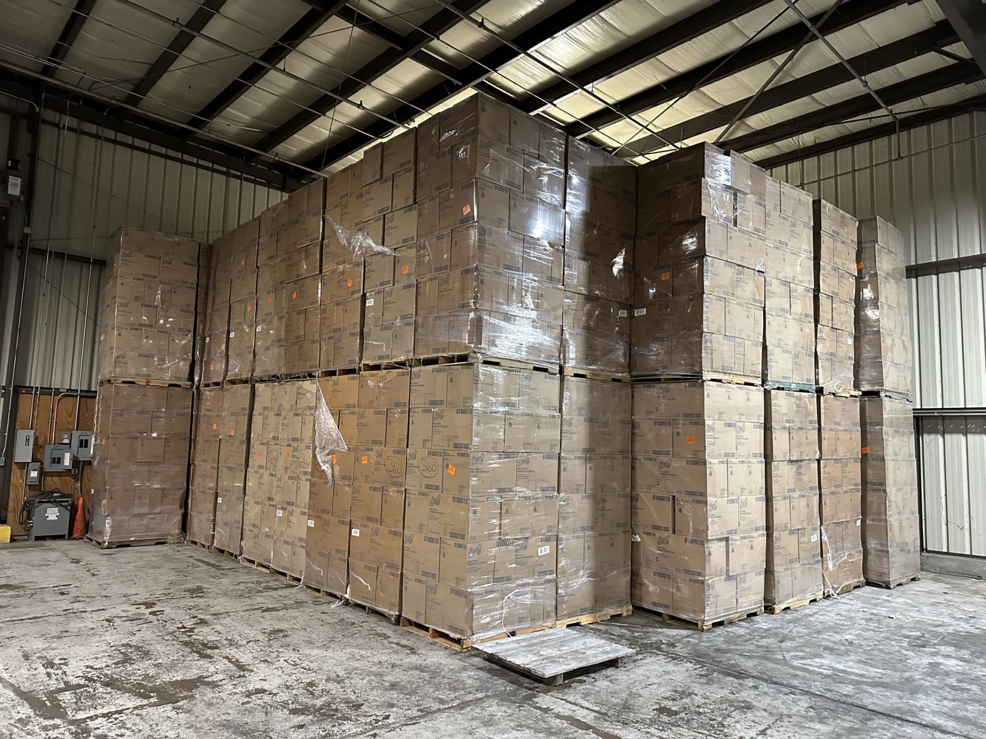Lot of (780) Cases of Scott Essential High Capacity Hard Roll Towels - Image 2 of 3