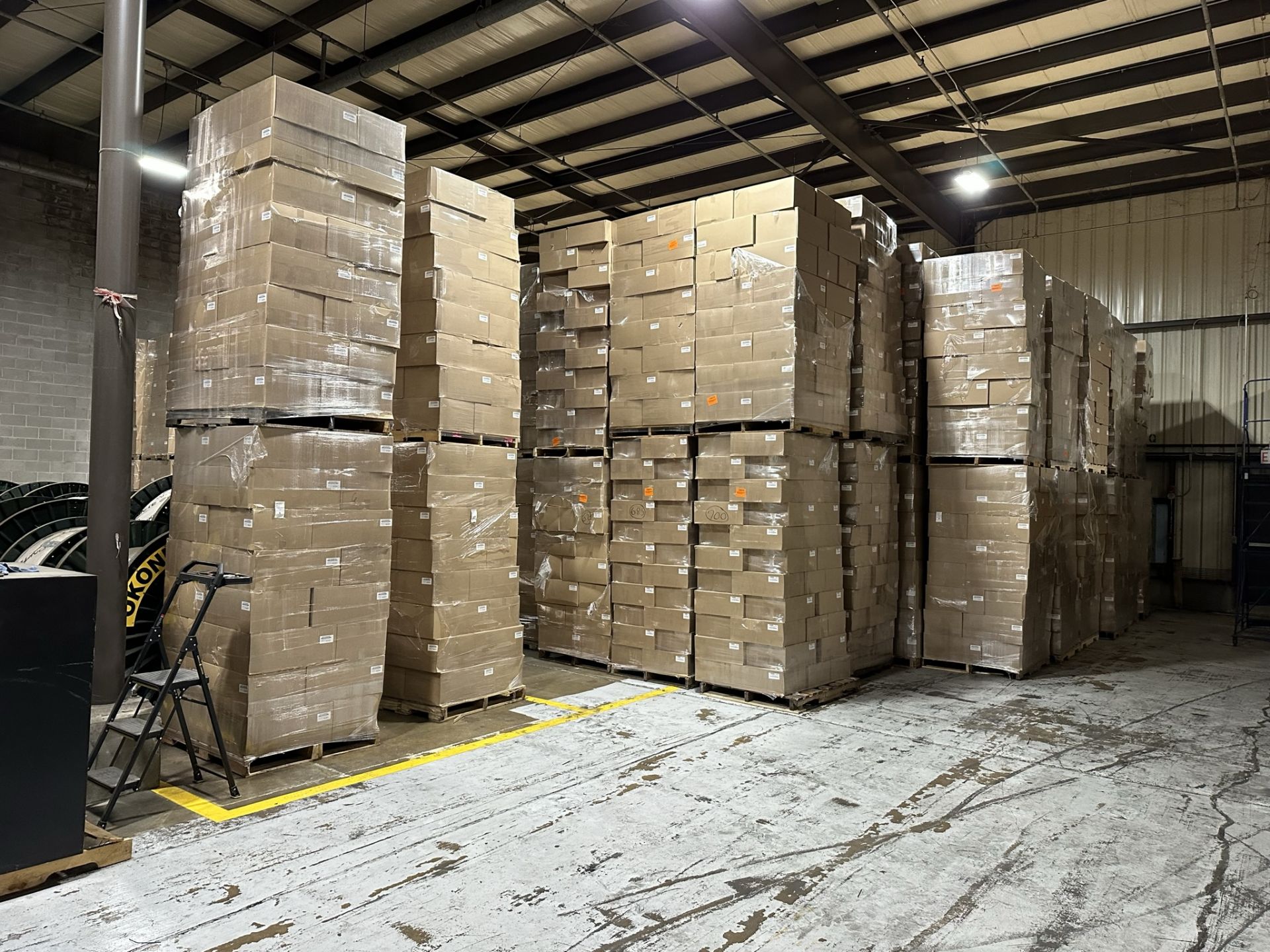 Lot of (1,040) Cases of Nittany Paper Jumbo Cleaning Towels - Image 4 of 5