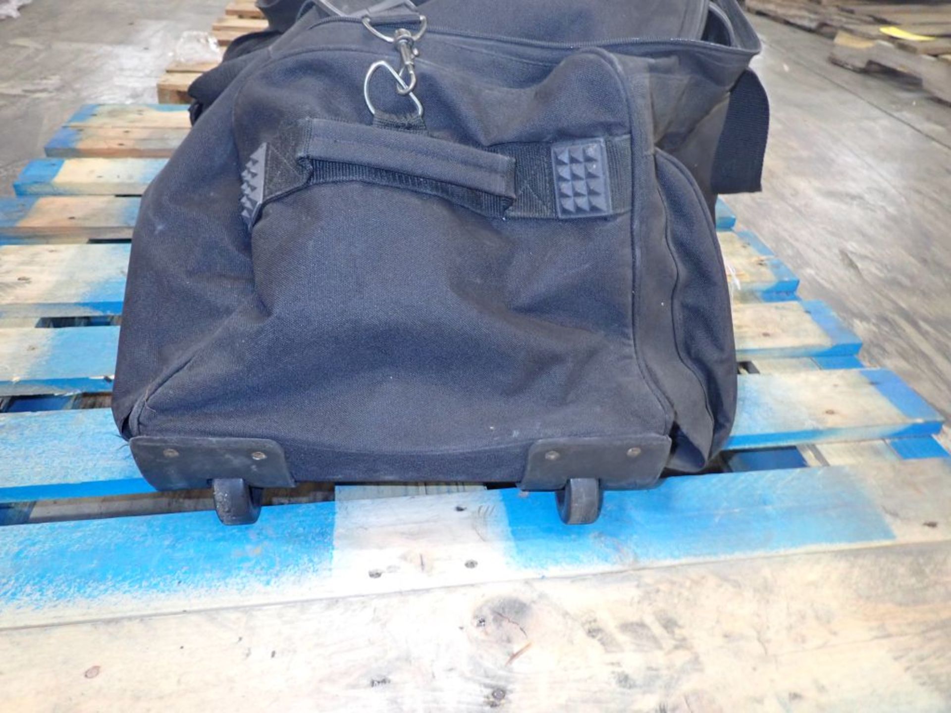 Drieaze Portable Duffle Bag - Image 3 of 6