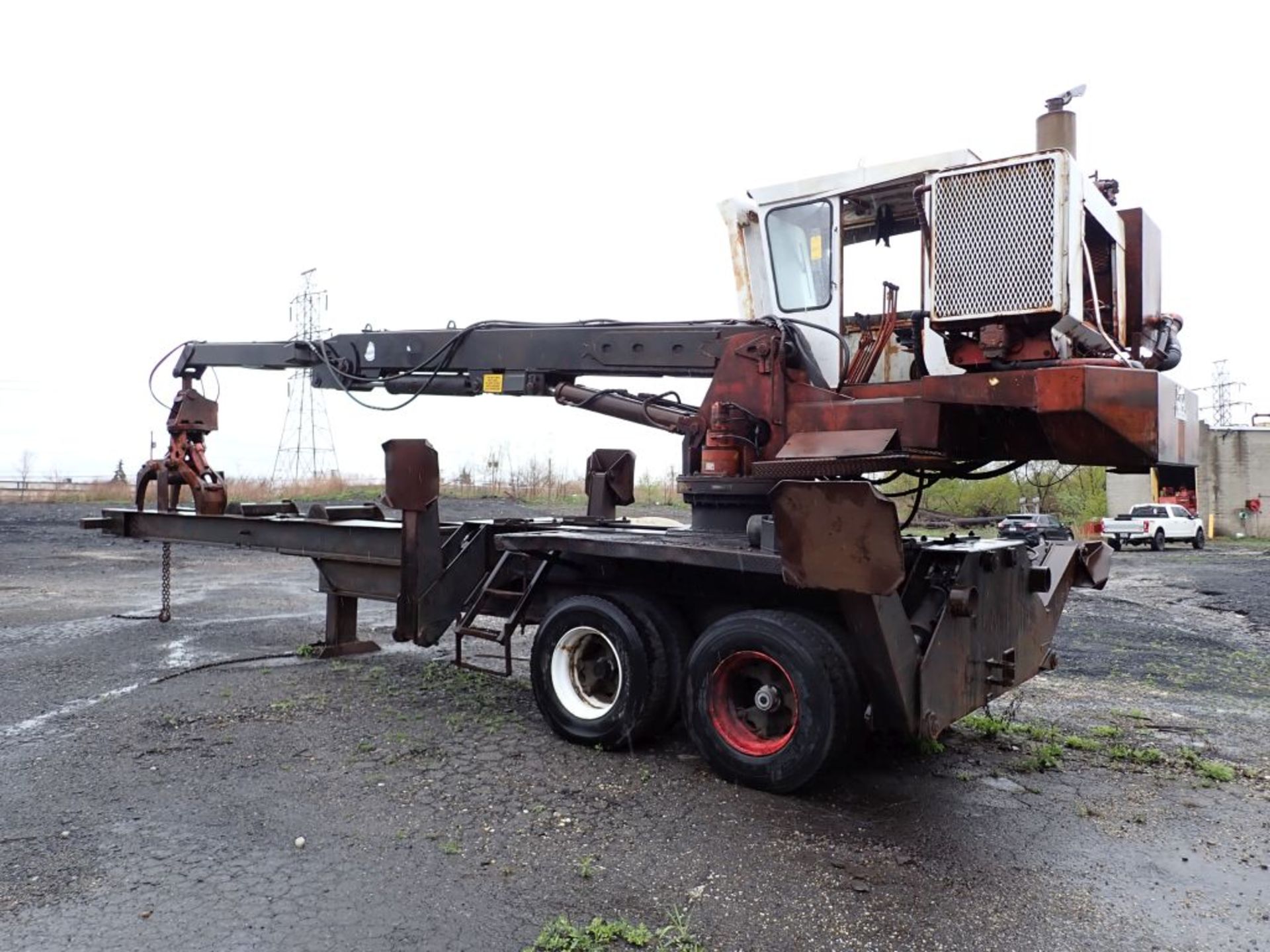 Hood 2400 Trailer Log Loader w/John Deere Engine