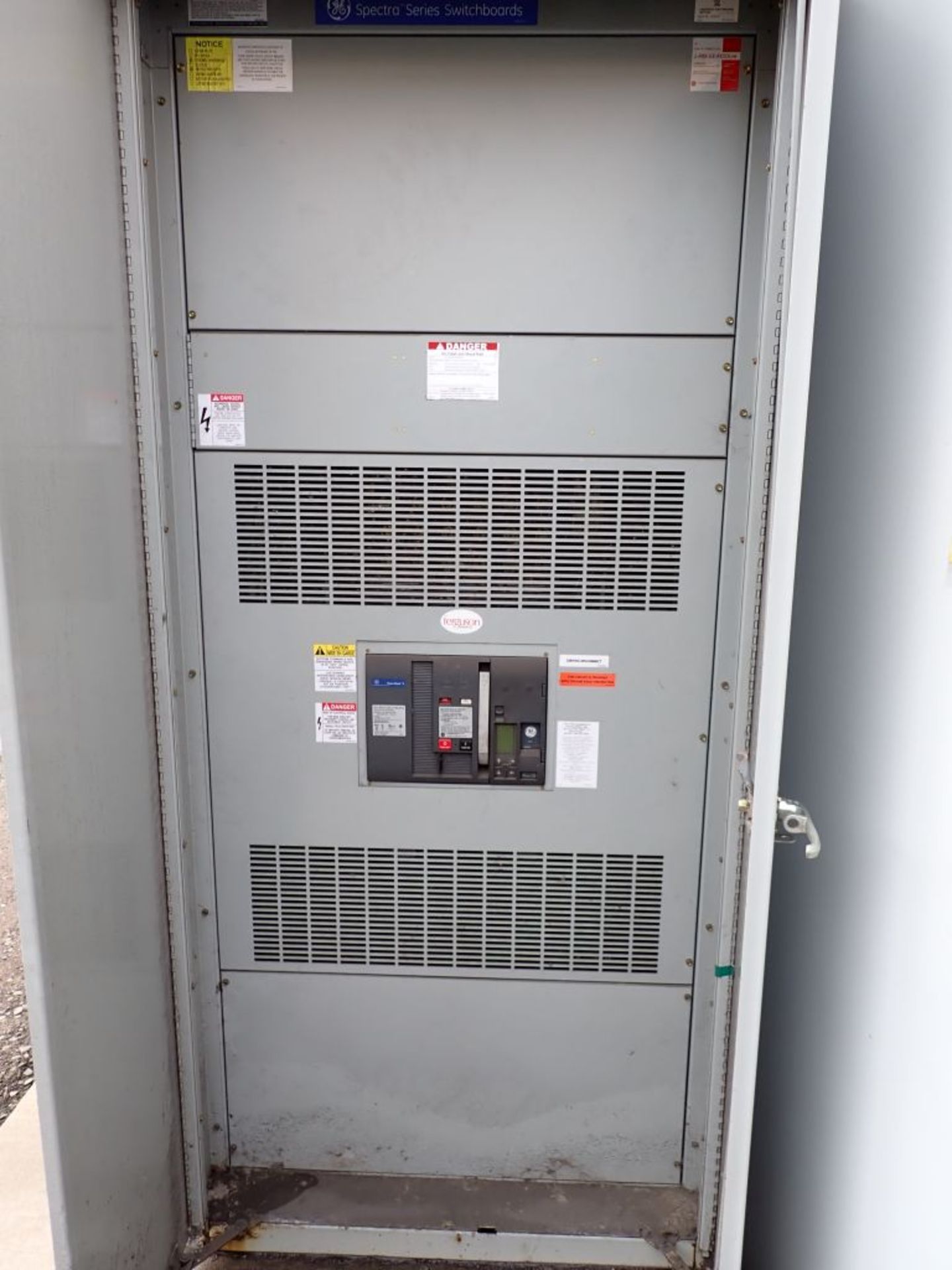 GE 4000A Switchgear - Image 3 of 21