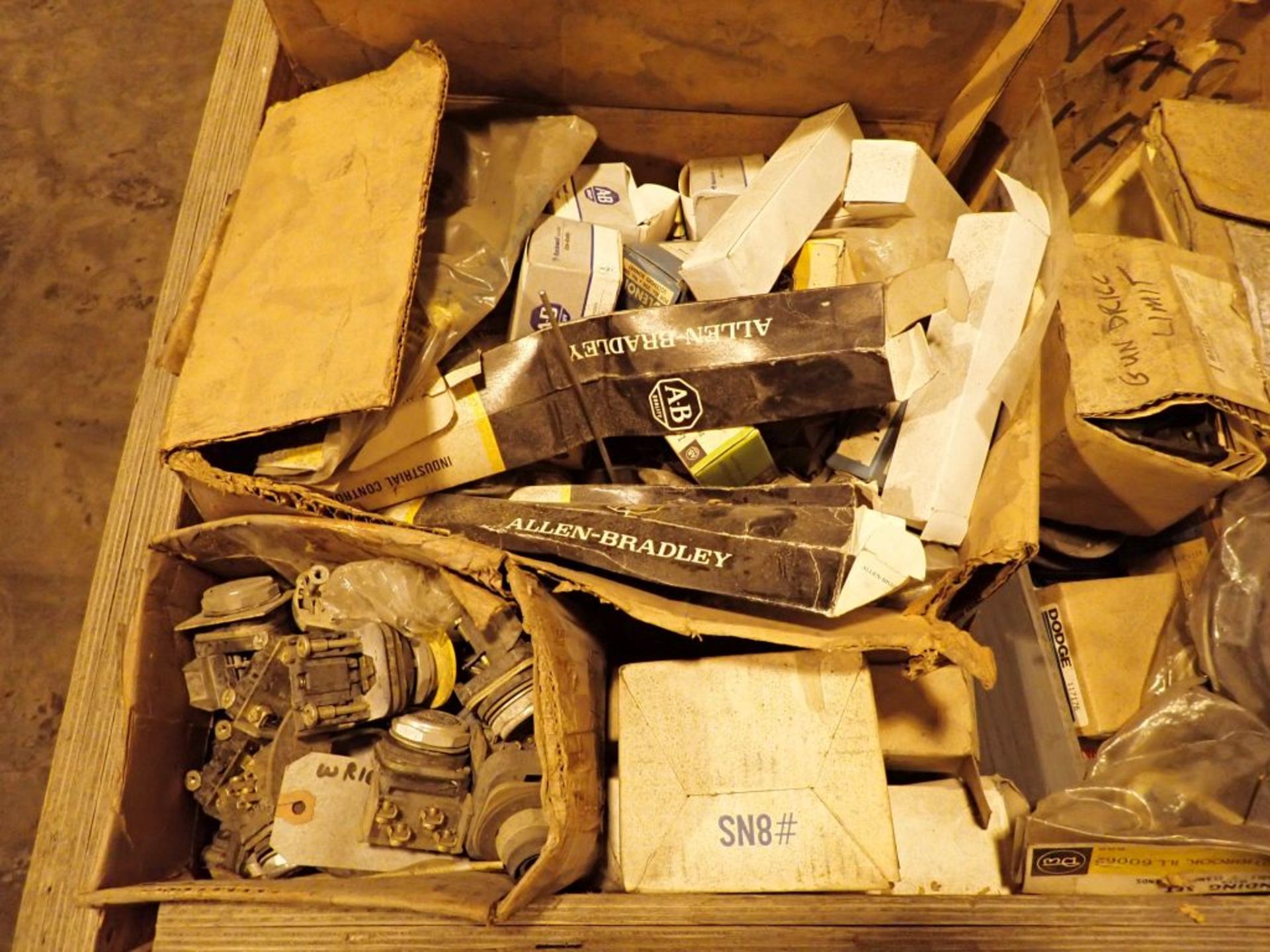 Lot of Assorted Electrical Components - Image 5 of 11