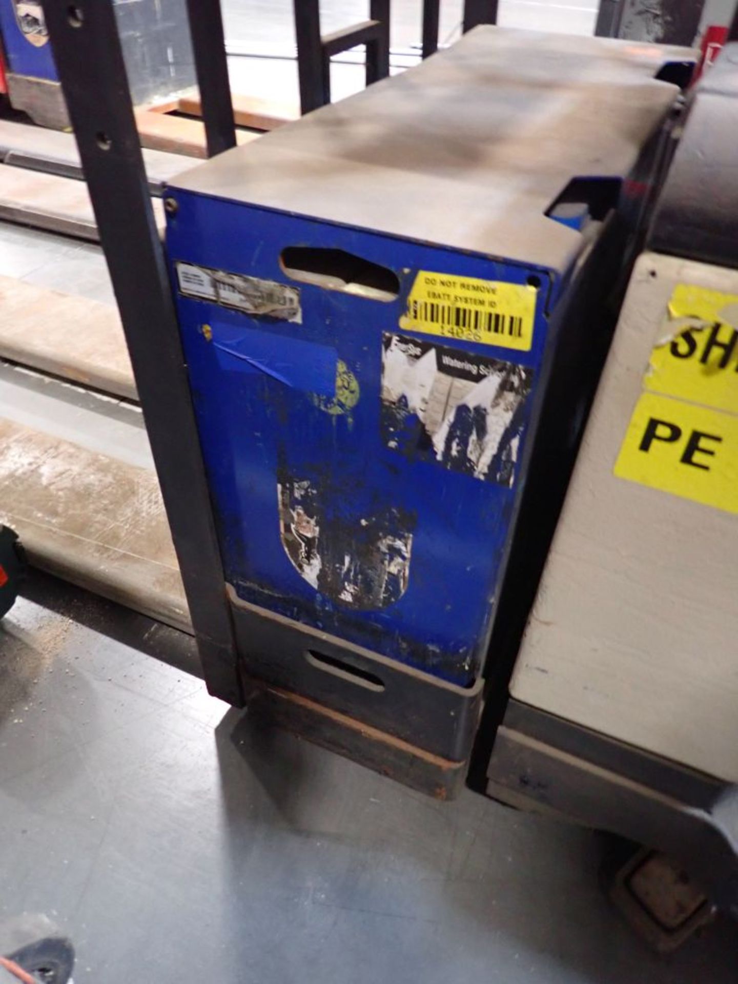 Crown PE 3000 Series Pallet Jack - Image 4 of 10