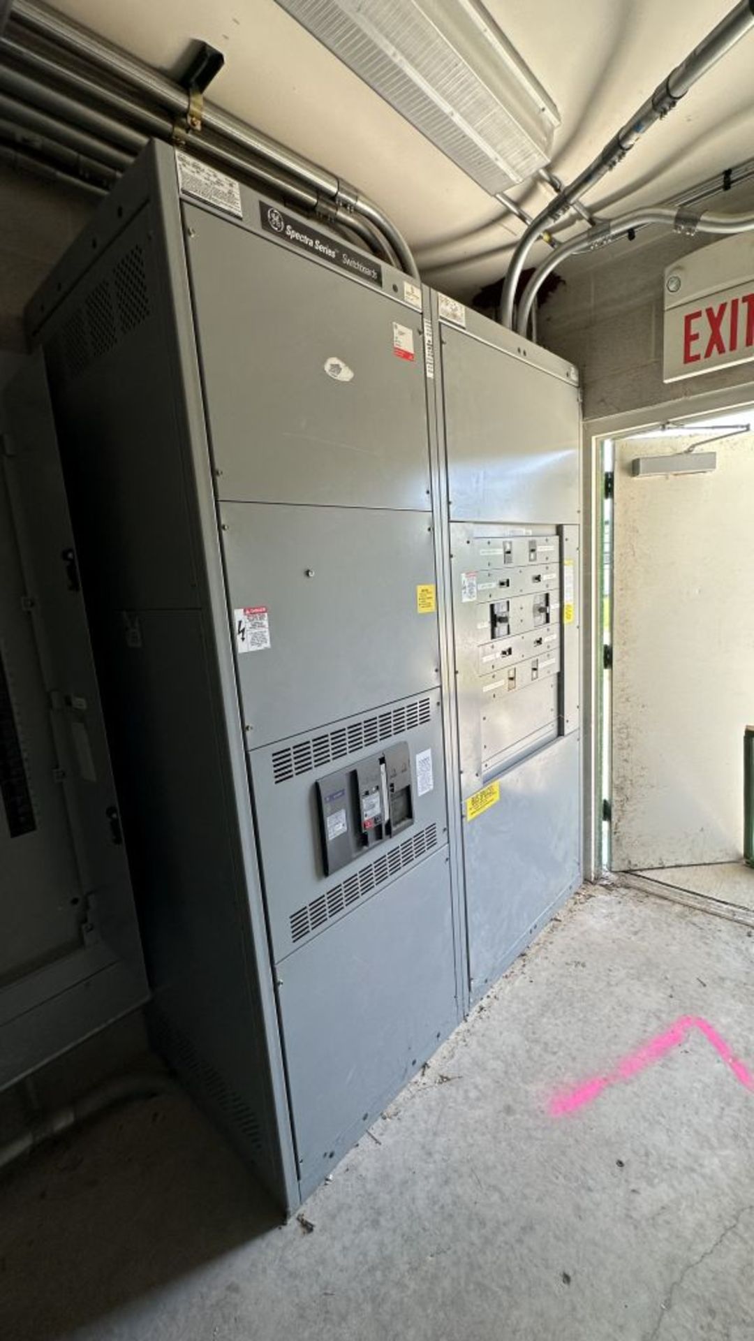 GE 1600A Spectra Series Switchboard