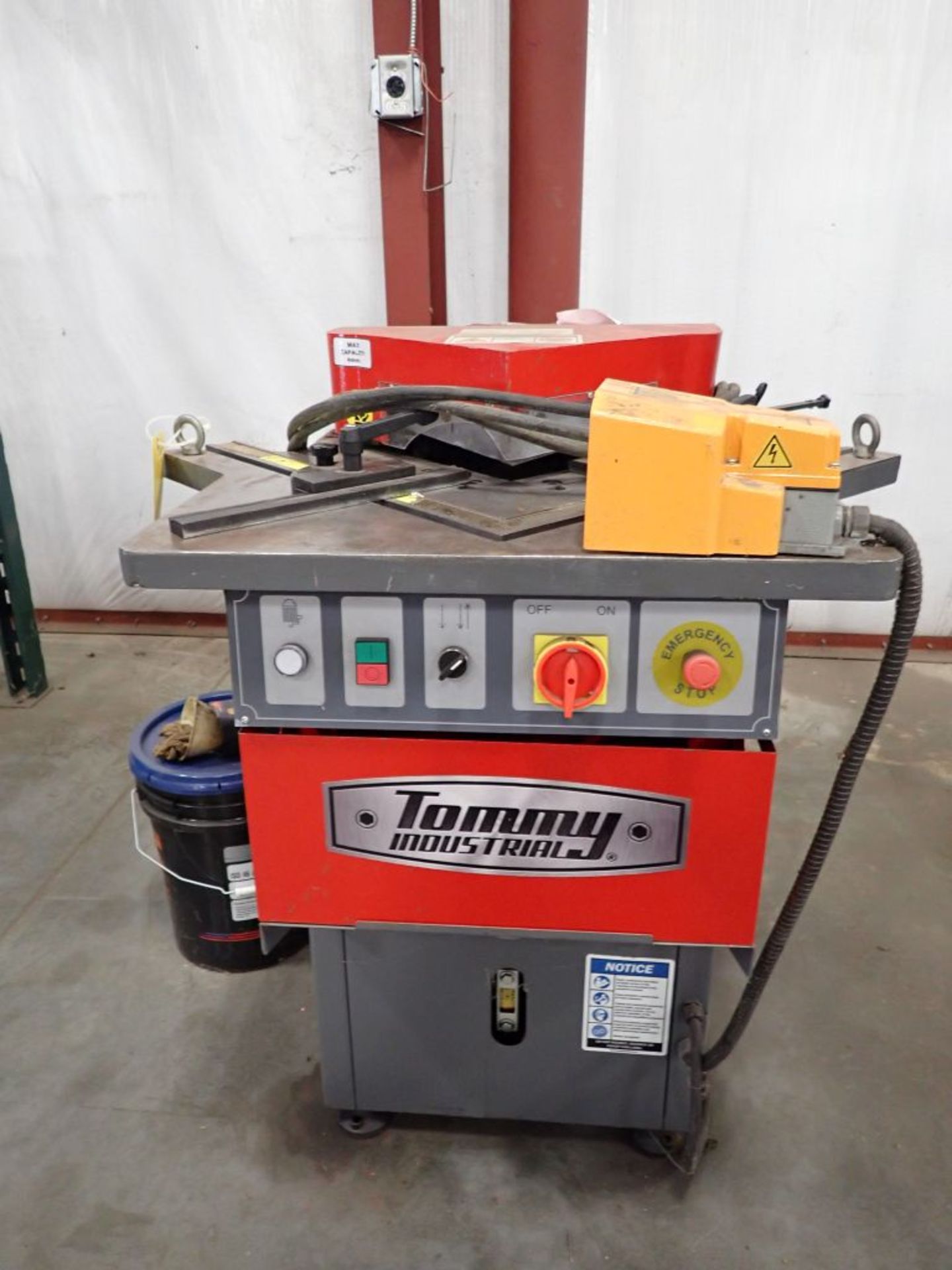 Tommy Industrial Hydraulic Corner Notcher