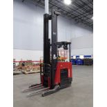 Raymond 7500 Universal Stance Reach Forklift