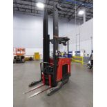 Raymond 7500 Universal Stance Reach Forklift