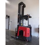 Raymond 7500 Universal Stance Reach Forklift