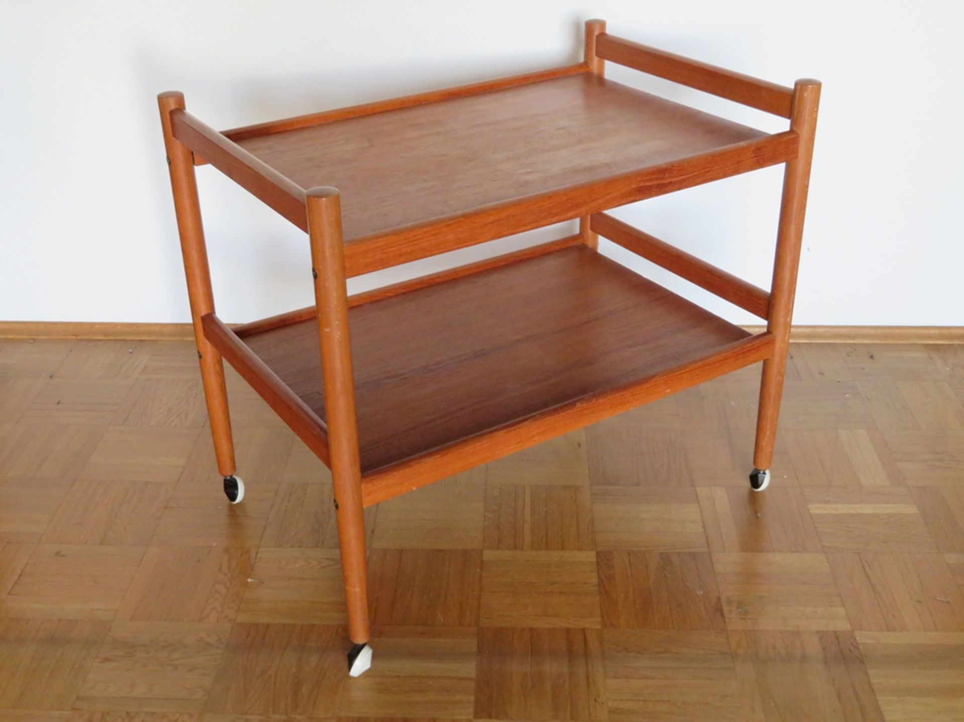 Vintage Servierwagen, Dänemark, 1960er Jahre, wohl Teak, gem., 63 x 71 x 47 cm.