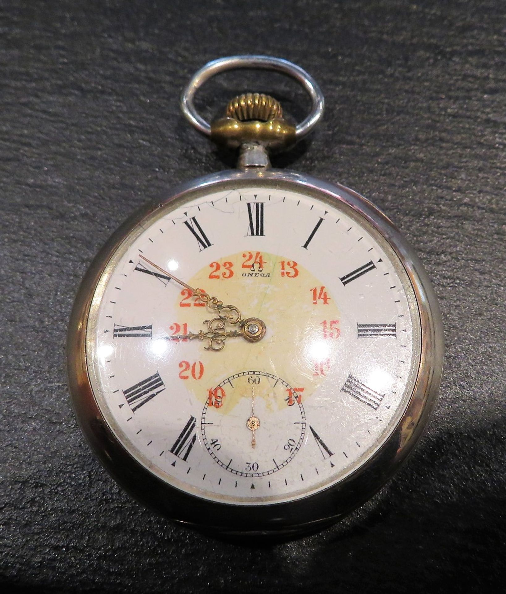 Taschenuhr, Omega, um 1900, Gehäuse Silber 800/000, punziert, Rückendeckel lose, Werk läuft an, Zif