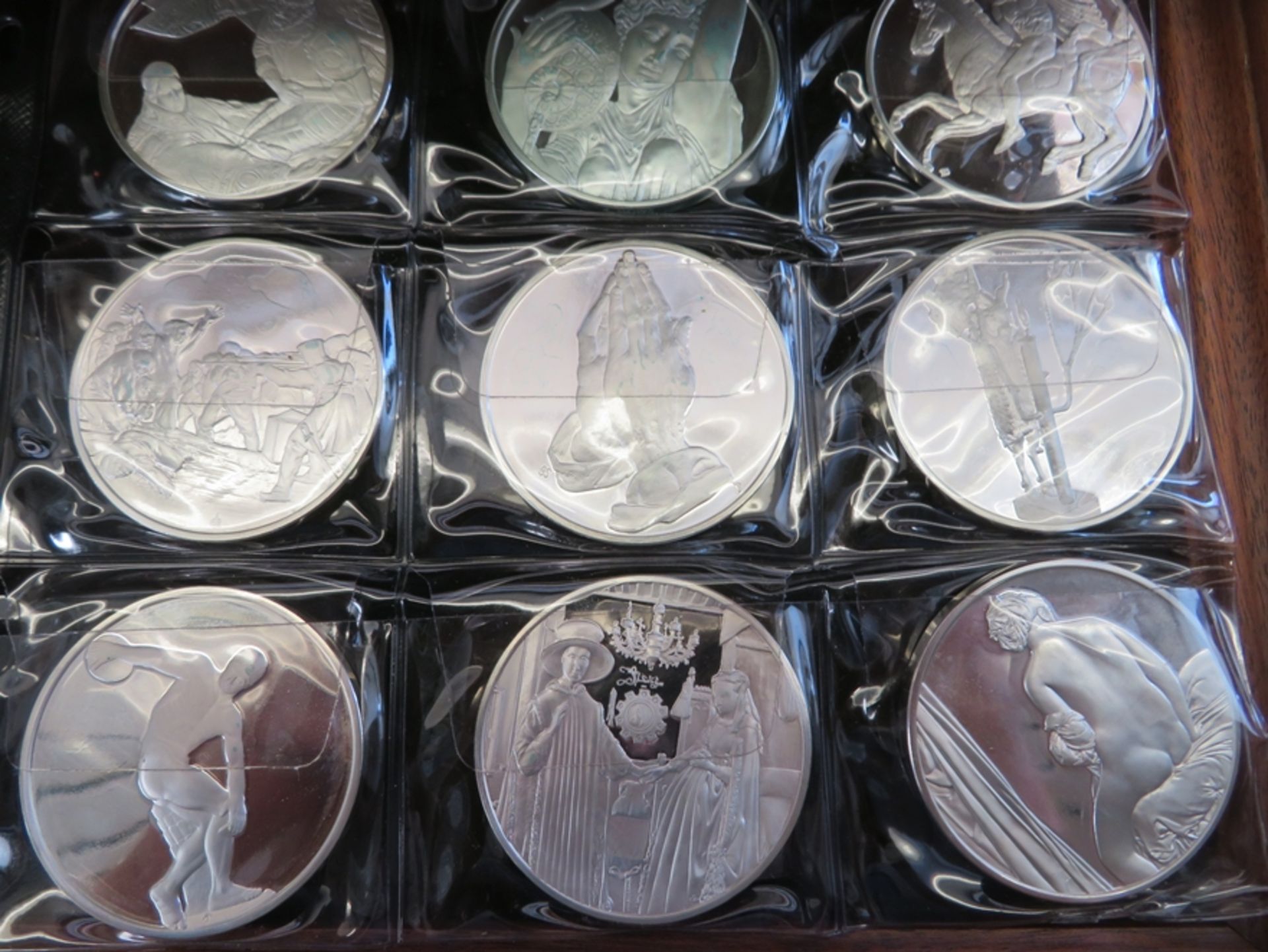 Sammlung von 100 Silber-Medaillen in Sammlertruhe, Die größten Meisterwerke der Kunst, Silber 925/0 - Image 3 of 4