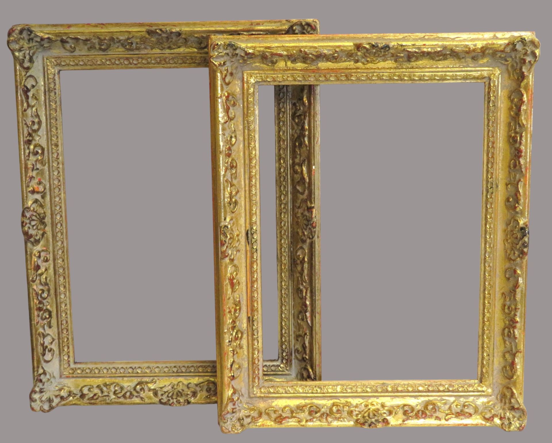 2 Barockstilrahmen, Stuck vergoldet, Innenmaß 28,2 x 21 cm, Außenmaß 34,5 x 27,5 cm.