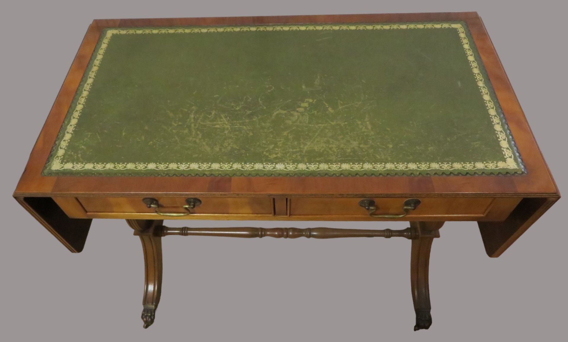 Schreibtisch mit Klappohren, England, 1. Hälfte 20. Jahrhundert, Edelholz, goldgeprägte Lederplatte - Image 2 of 3