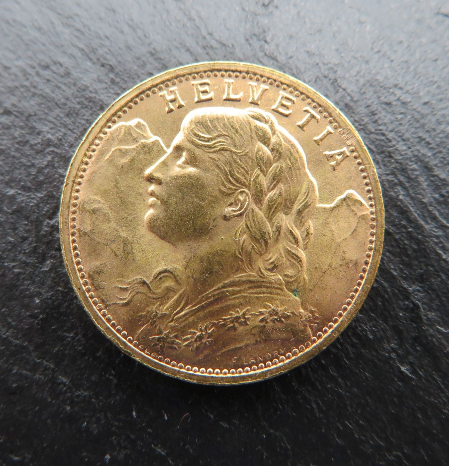 Goldmünzen, Schweiz, Vreneli, 20 Franken, 1935B, Gold 900/000, 6,45 g, d 2,1 cm. - Image 2 of 2