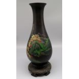 Vase, Japan, Lack mit polychromer Bemalung auf schwarzem Fond, h 33 cm, d 12,5 cm.