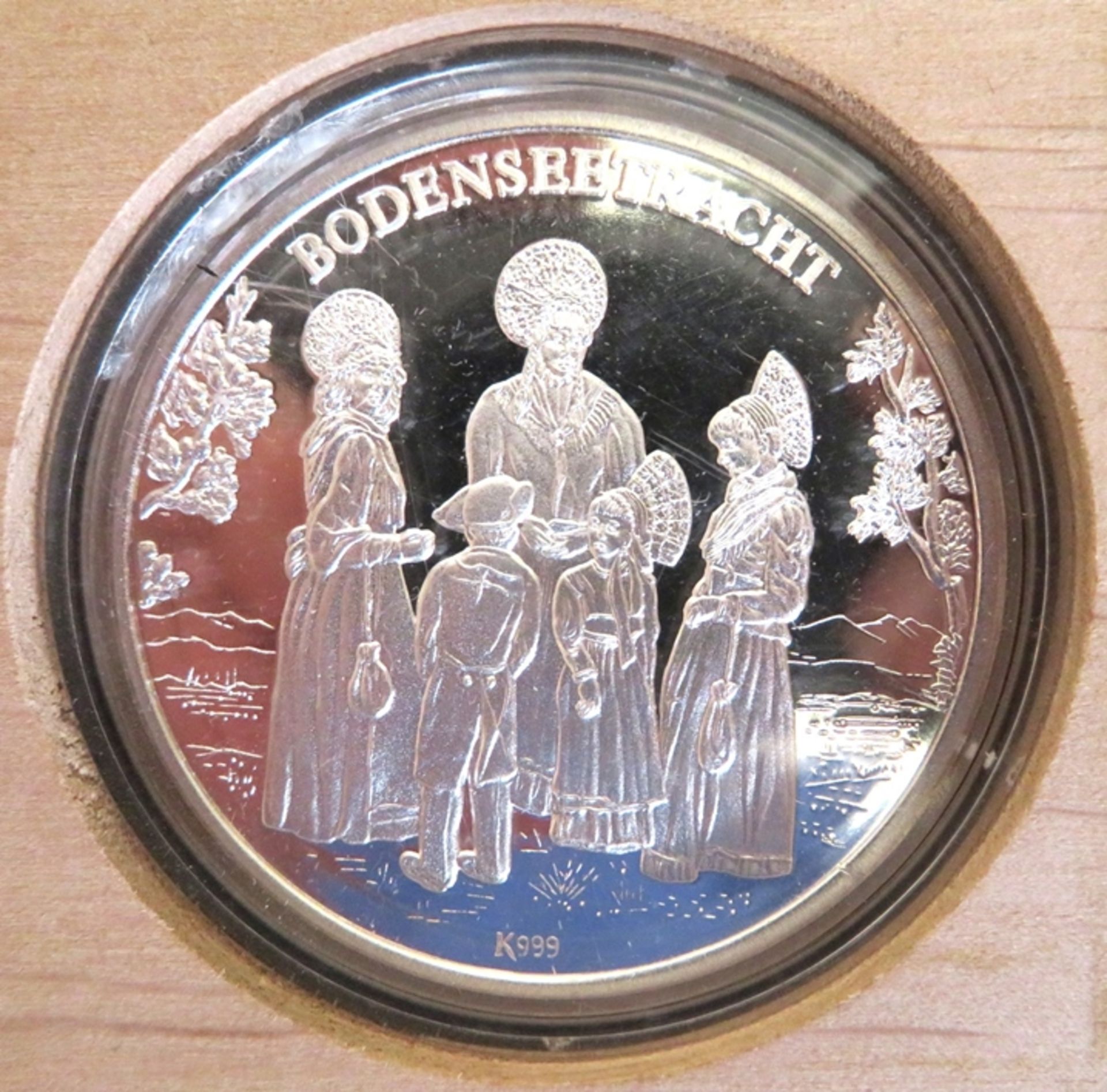 Medaille, Bodensee Thaler, Feinsilber 999/000, punziert, 26 g, PP, Original-Holz-Etui, d 4 cm.
