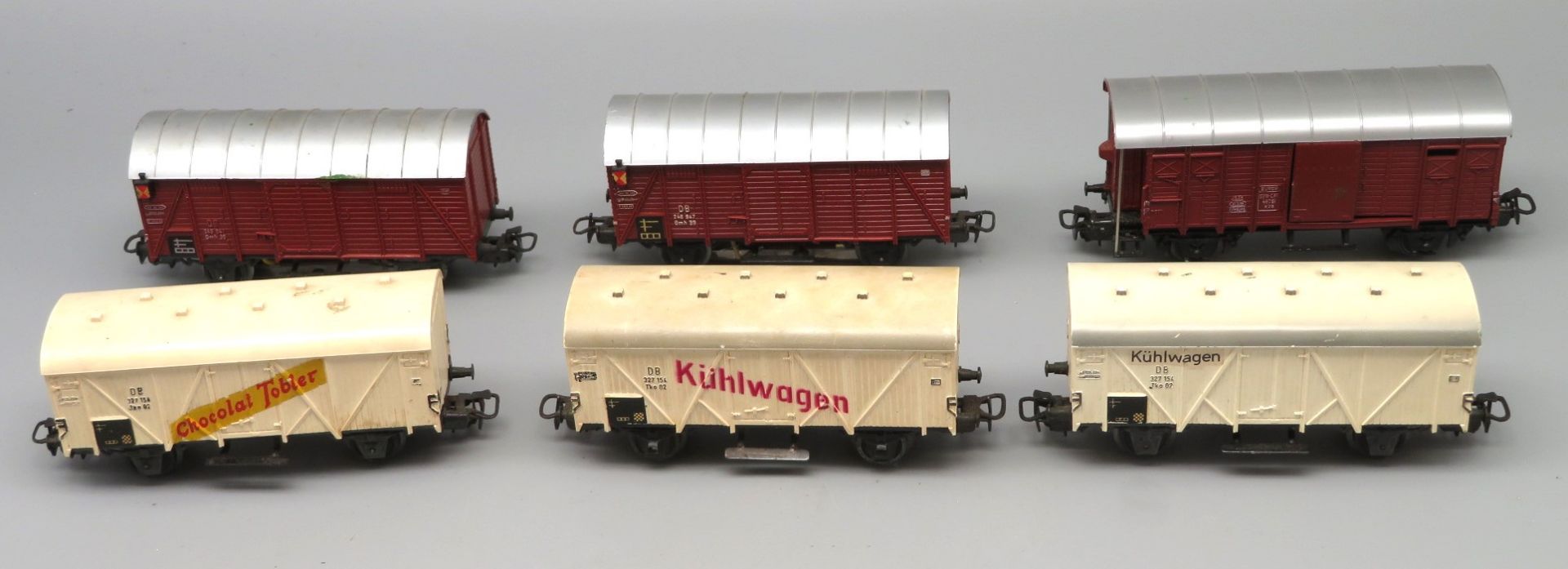 6 diverse Güterwagen, Märklin, Spur H, analog, 3 x Art.Nr. 327154 und 3 x Art.Nr. 248347, l 120 mm.
