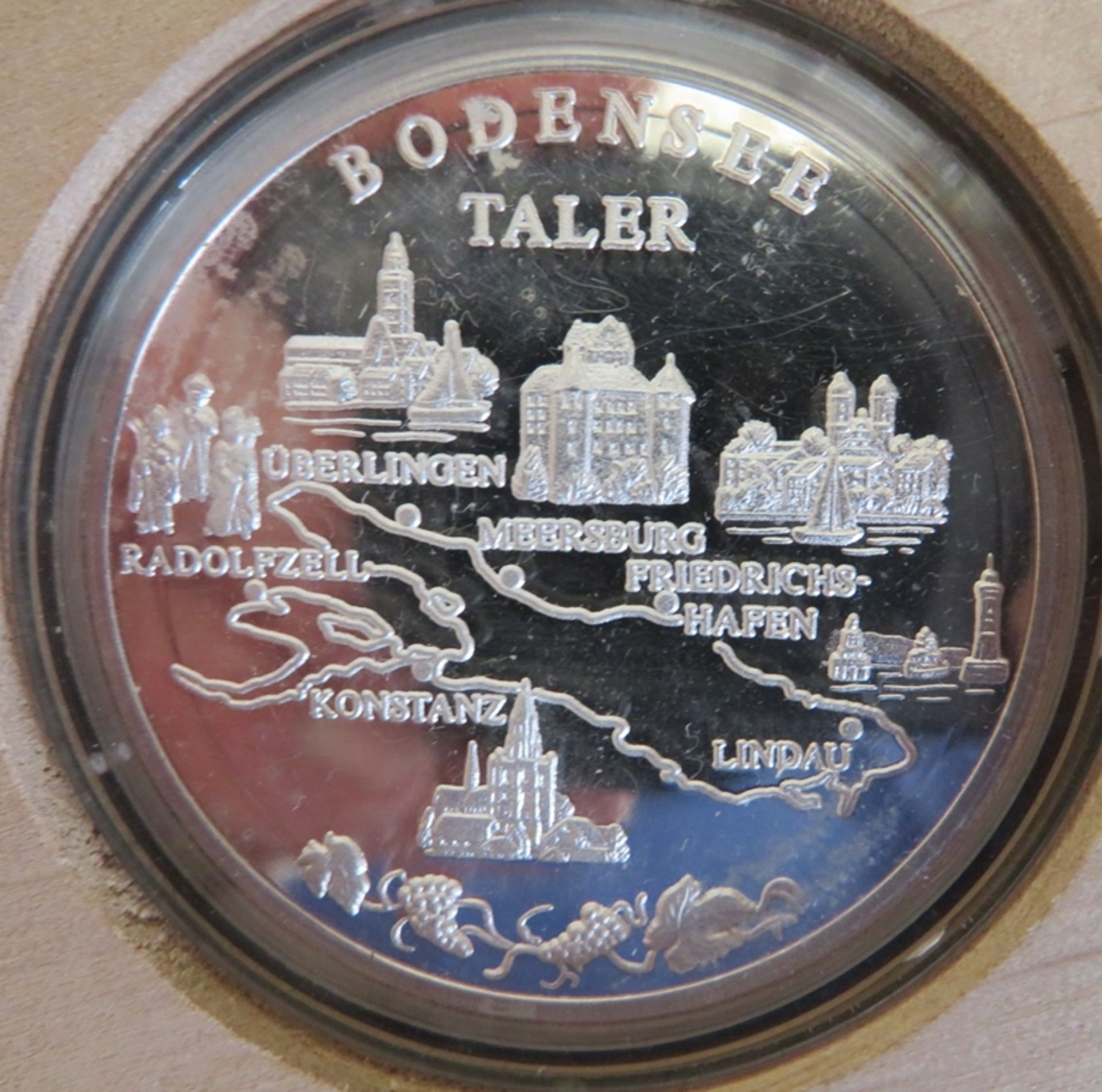Medaille, Bodensee Thaler, Feinsilber 999/000, punziert, 26 g, PP, Original-Holz-Etui, d 4 cm. - Image 2 of 2