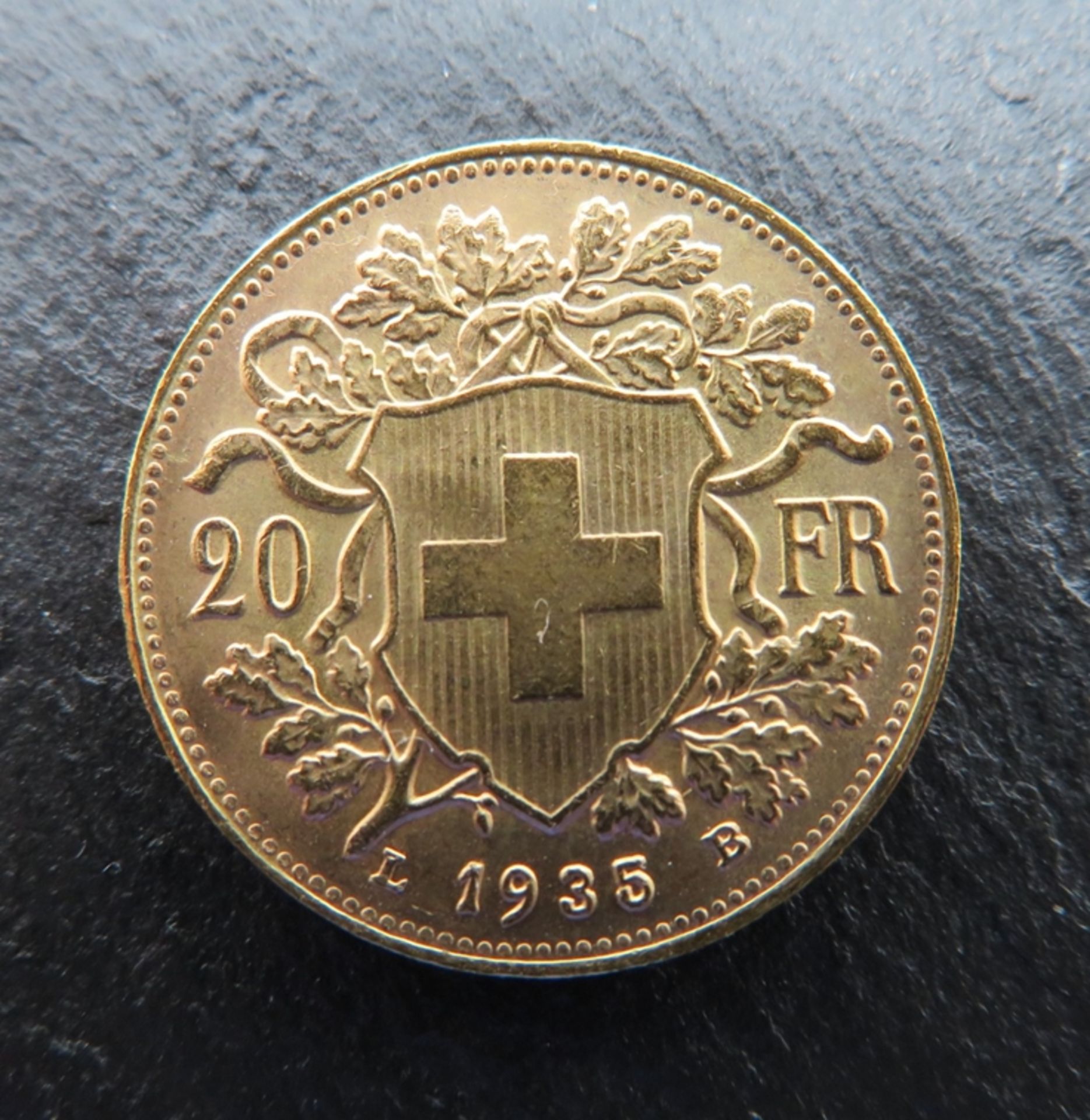 Goldmünzen, Schweiz, Vreneli, 20 Franken, 1935B, Gold 900/000, 6,45 g, d 2,1 cm.