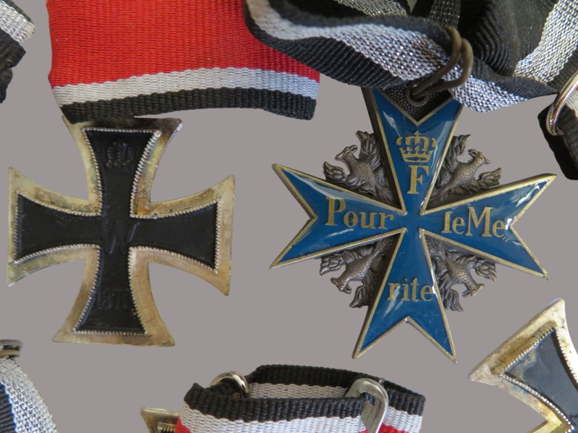 17 diverse Orden (Sammleranfertigungen), u.a. Eisernes Kreuz.