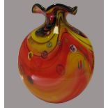 Designer-Vase, Italien, Murano, Glas mit eingeschmolzenen Murinen und Goldflimmer, 43,5 x 37 x 12,5