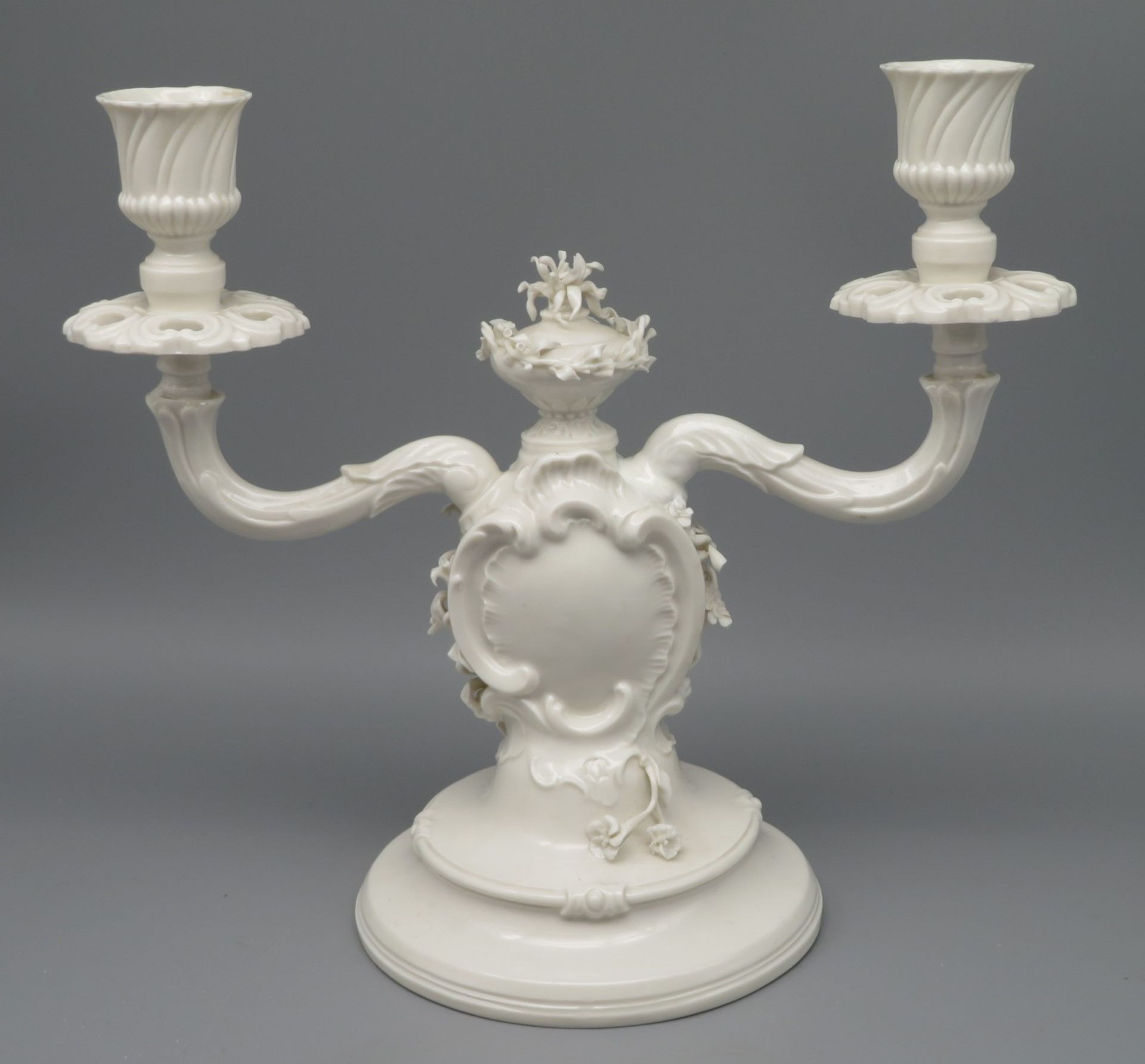 Kerzenleuchter, Nymphenburg, 2-flammig, Weißporzellan, Pressmarke, h 21,4 cm, d 26 cm.