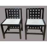 2 Designer-Stühle à la Modell 324 D.S. 3, Entwurf Charles Rennie Mackintosh, wohl Esche geschwärzt,