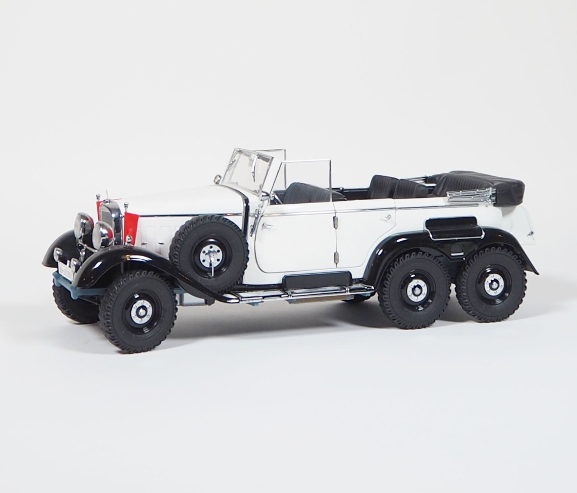 MODELLAUTO, Mercedes-Benz G 4 Cabrio, Maßstab 1:18,