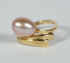 RING, zentral rosafarbene Perle,