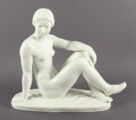 FIGUR "SITZENDER WEIBLICHER AKT", H 33, Ritzsign., Entwurf Arthur Storch um 1938, AELTESTE VOLKSTED