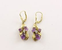 PAAR AMETHYST-OHRHäNGER, 333/ooo Gelbgold, besetzt mit Amethyst und einem kleinen Diamanten, L 3,5,