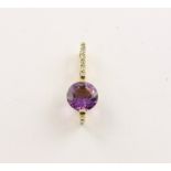 AMETHYST-ANHäNGER, 585/ooo Gelbgold, besetzt mit einem Amethyst und kleinen Brillanten, L 2,5, 2,9g