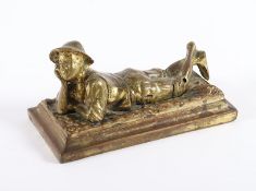 LIEGENDER JUNGE, Bronze, vergoldet, ber., L 13 