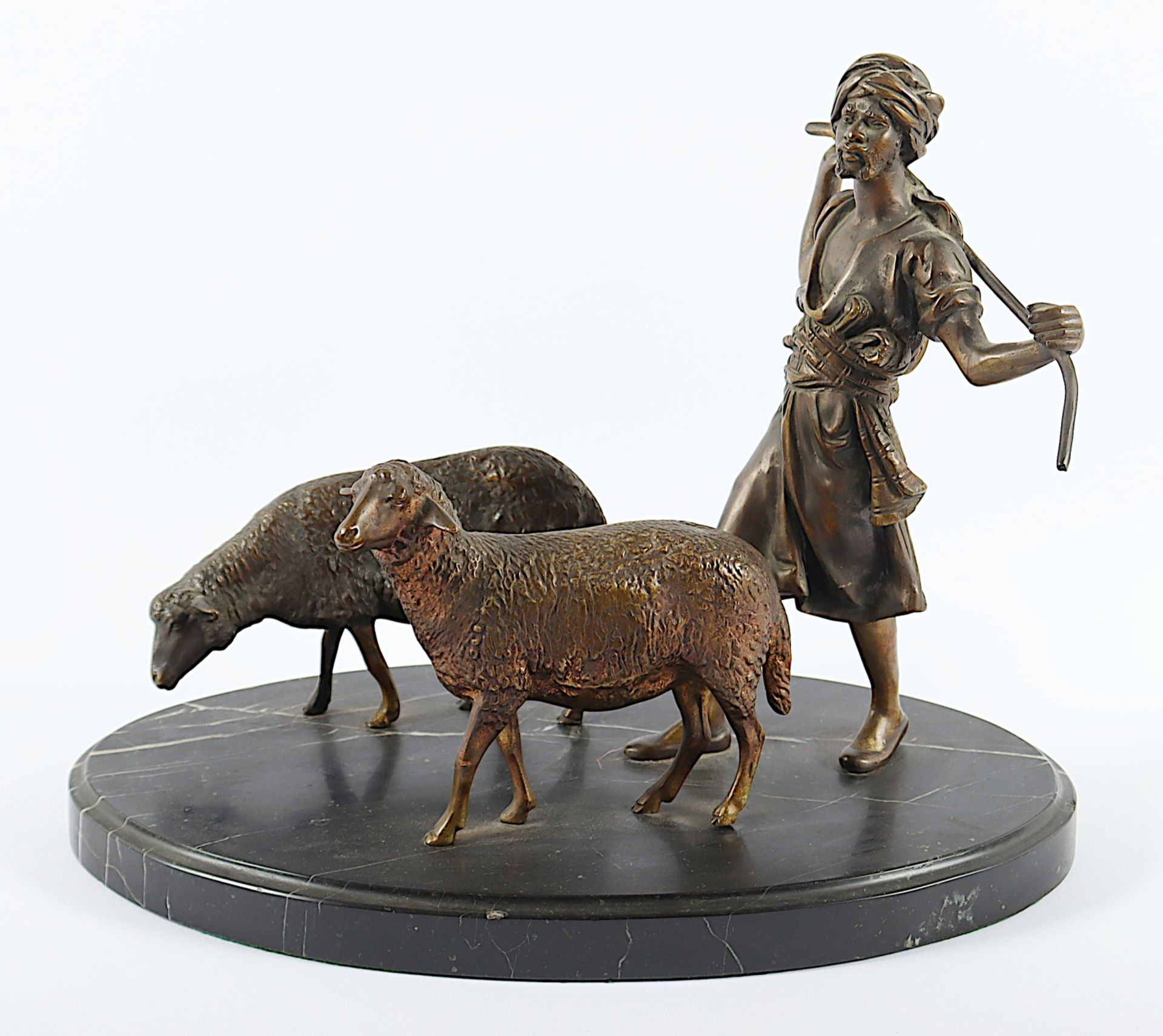 PINEDO, Emile (1840-1916), nach, "Araber mit Schafen", Bronze, H 30, Dm Marmorsockel 41, leicht bes - Bild 2 aus 3