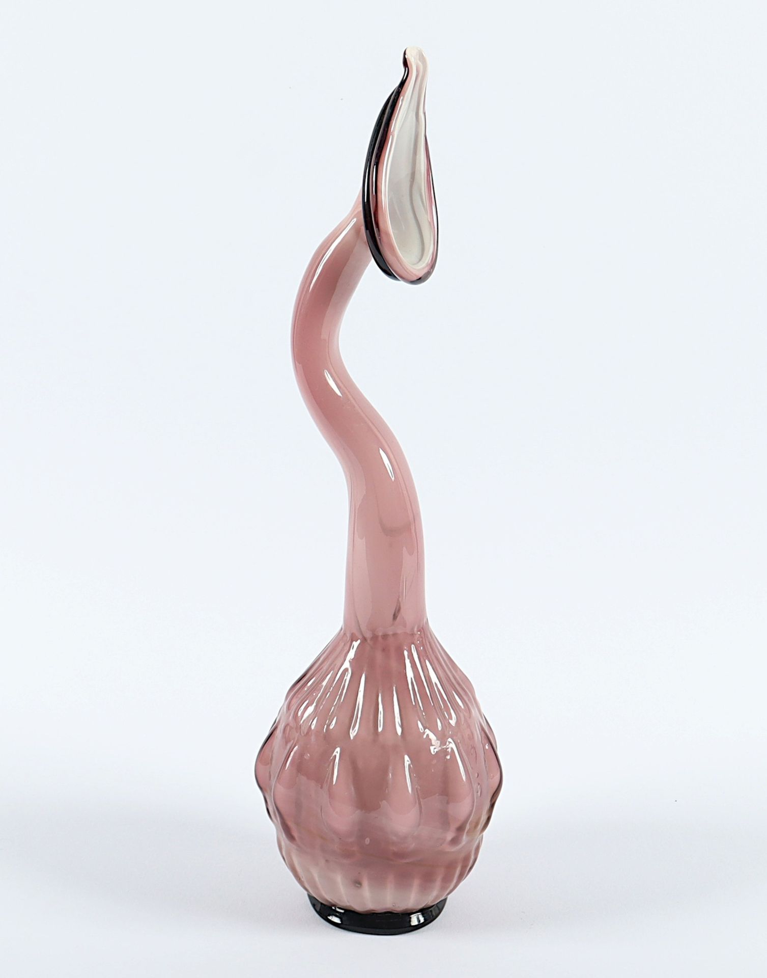 GROSSES LACRIMARIUM, für Rosenwasser, farbloses Glas, weiss-opak hinterfangen, aufgeschmolzener Fuß - Bild 2 aus 2