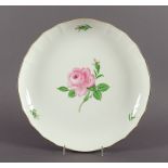 PLATTE, farbig gemalter Dekor Rote Rose, Goldrand, Dm 27,5, MEISSEN, 20.Jh.