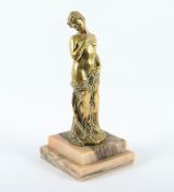 DE NUSSY, Eric William (1887-1945), "Badende", Bronze, vergoldet, H 22, verso signiert, Gießerstemp