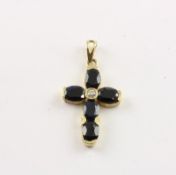 SAFIR-KREUZ-ANHäNGER, 585/ooo Gelbgold, besetzt mit Safiren, L 3,2, 4,4g 