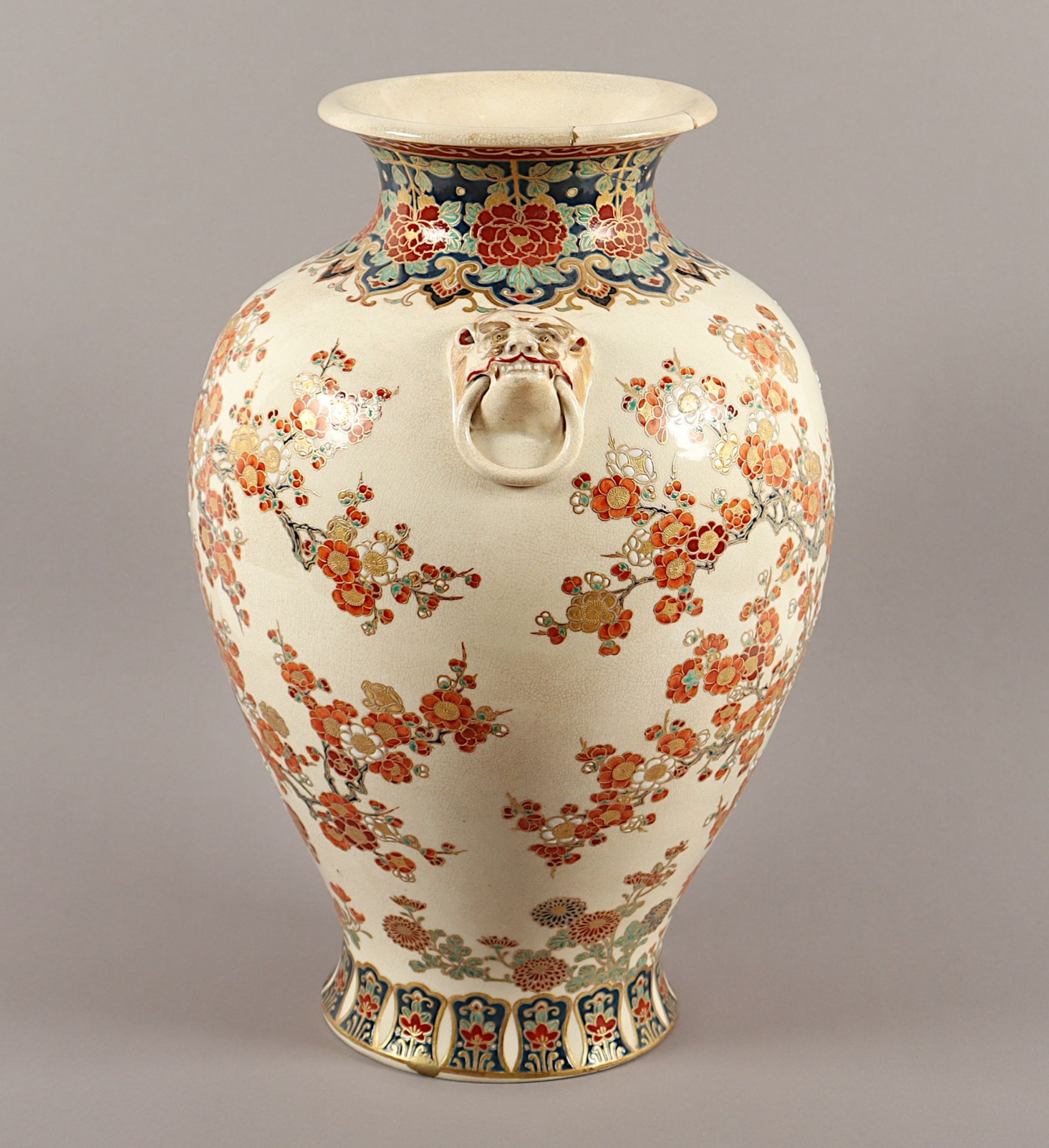 GROSSE SATSUMA-VASE, beigefarbener Scherben mit transparenter, feinmaschig craquellierter Glasur, a - Image 2 of 6