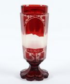 ANDENKENPOKAL, farbloses Glas, rubiniert, Gravurdekor mit Ansichten aus Wiesbaden, H 21, BÖHMEN, um